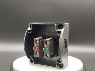 Кнопка аварийной остановки защищенная, 1 замыкающий + 1 размыкающий контакты, цвет красный, цвет корпуса желтый