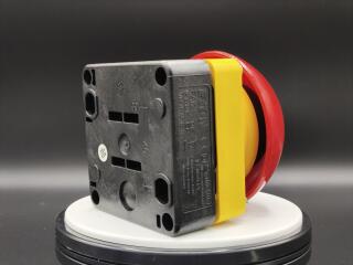 Выключатель, управлямый ногой или ладонью с фиксацией, отмена фиксации вытягиванием,1Р, цвет колпачка красный,корпуса желтый