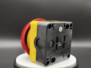 Выключатель, управлямый ногой или ладонью с фиксацией, отмена фиксации вытягиванием, 1З+1Р, цвет колпачка красный,корпуса желтый