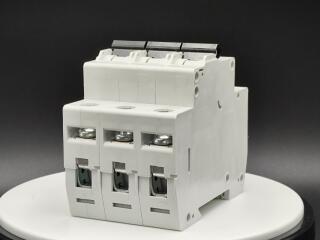 Модульный автомат защиты двигателя 16 А, 3 полюса