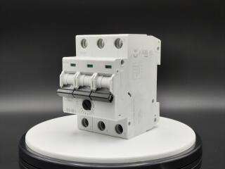 Модульный автомат защиты двигателя 40 А, 3 полюса