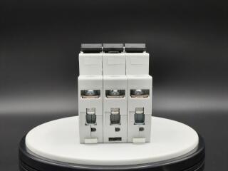 Модульный автомат защиты двигателя 40 А, 3 полюса