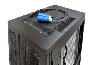 Шкаф Rackcenter D9000 42U 600 × 1200, передняя дверь перфорированная одностворчатая, задняя дверь перфорированная двустворчатая, черный