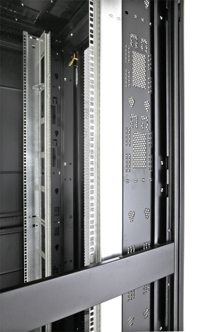 Шкаф Rackcenter D9000 42U 750 × 1000, передняя дверь перфорированная одностворчатая, задняя дверь перфорированная двустворчатая, черный