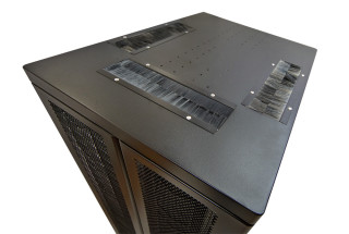 Шкаф Rackcenter D9000 42U 750 × 1000, передняя дверь перфорированная одностворчатая, задняя дверь перфорированная двустворчатая, черный