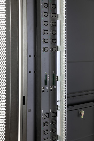 Шкаф Rackcenter D9000 42U 750 × 1200, передняя дверь перфорированная одностворчатая, задняя дверь перфорированная двустворчатая, черный