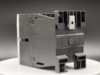 Вспомогательное реле 4А, управляющее напряжение 24В (DС), контакты 3НО+1НЗ, категория применения AC-15