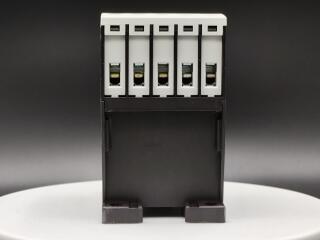 Вспомогательное реле 4А, управляющее напряжение 24В (DС), контакты 3НО+1НЗ, категория применения AC-15