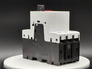 Автоматический выключатель защиты двигателя 25А, 3 полюса, откл.способность 50кА, диапазон уставки 20...25А