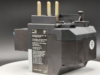 Реле перегрузки, доп. контакты 1НЗ+1НО, уставка расцепителя 24…40 А, для контакторов DILM40…65, SDAINLM70…115, DIULM40…65