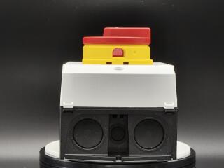 Главный выключатель в корпусе, 3P, 32A , красно-желтая ручка , запираемый